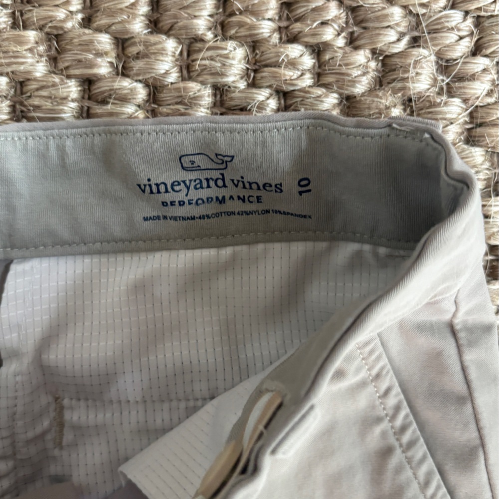 Boys Vineyard Vines On the Go Shorts in Khaki - Picture 5 of 6